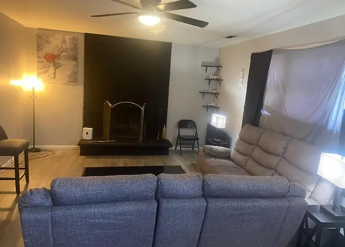 Apartment Stunning Brick Tri Level 420 Friendly Matteson