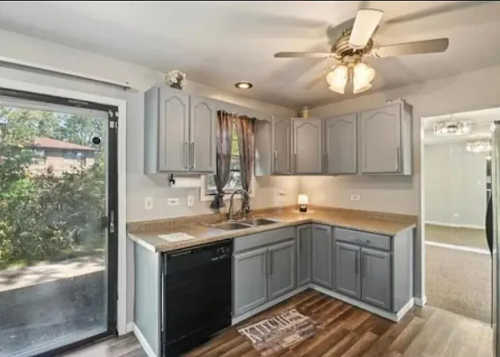 Stunning Brick Tri Level 420 Friendly Apartment