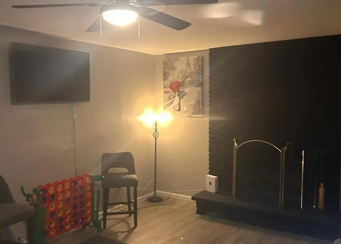 Stunning Brick Tri Level 420 Friendly Matteson